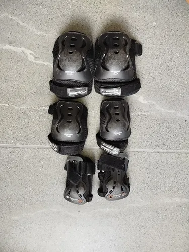 Patines Gris Rosa Usados Buen Estado. Guant Coder Rodilleras (Usado)