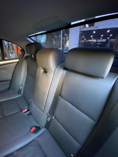 Imagen 14 de 15 de Bmw Serie 5 2010 3.0 530ia Executive Stept