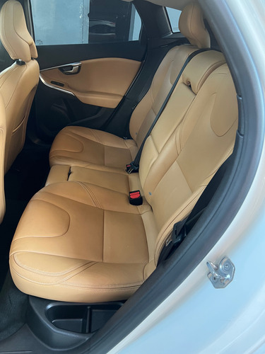 Volvo V40 2.0 Inspirion Awd T5 Cross Country At