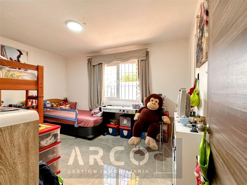 Casa Remodelada 3 Dorm. 313 M2 En Jd Cañas. Ñuñoa.