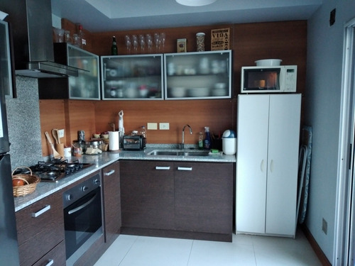 Triplex En La Mejor Zona De Olivos