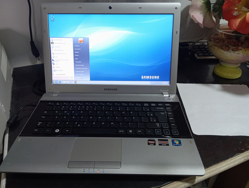 Notebook Samsung Rv415,e300,4gb,hd320gb,tela 14 Led Prateado