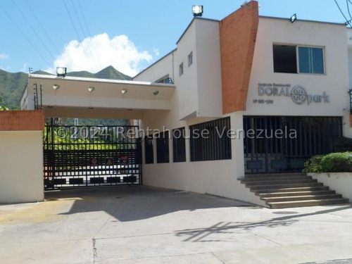 Hermoso Townhouse En Alquiler, Trigal Norte.