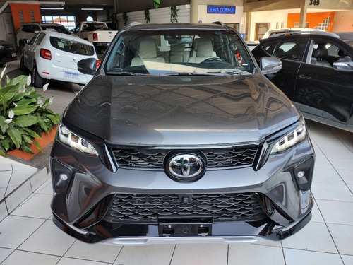 Toyota Hilux SW4 2.8 D-4D TURBO DIESEL DIAMOND 7L 4X4 AUTOMÁTICO