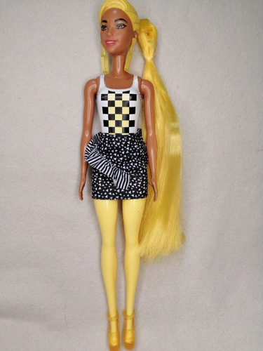 Muñeca Original Barbie Color Reveal Amarillo 