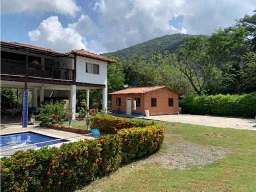 Finca Santa Fe De Antioquia Via A Bolombolo. Se Vende