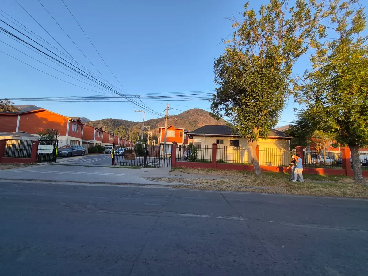 Imagen 2 de 30 de Rzse Vende Casa 2 Pisos Condominio Foresta Hijuelas.