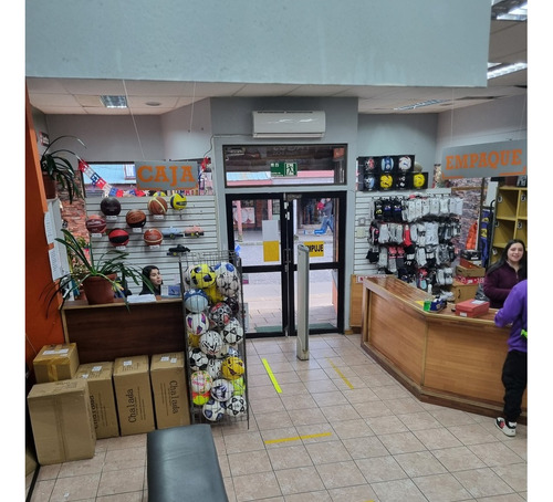 Amplio Y Céntrico Local Comercial En Ancud