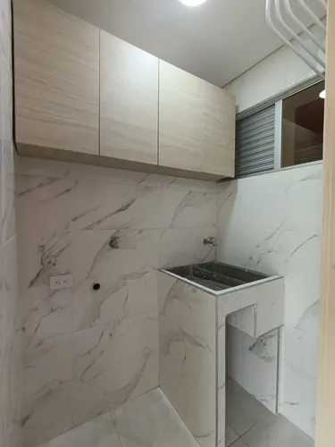 Apartamento En Arriendo En Prados Del Este. Cod A28759