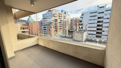 Isidora Goyenechea , Benjamín, Metro Tobalaba