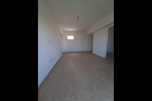 Imagen 3 de 10 de Departamento En Venta En Villa Luzuriaga