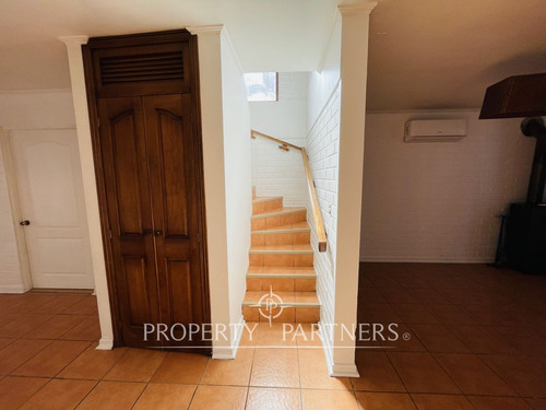 Santa Cruz, Casa En Barrio Residencial