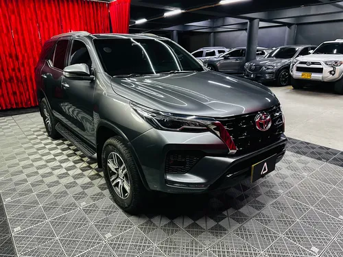 Toyota Fortuner 2.4 Street At 7As