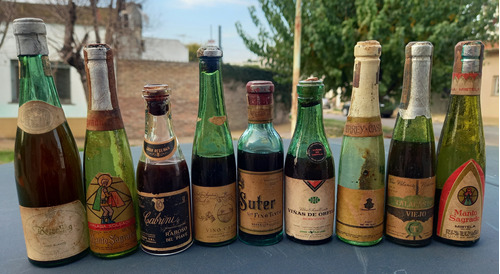 9 Antiguas Botellas Botellitas Colección Miniatura De Vino