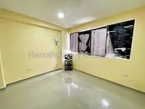 Comprar Daniela Linarez Alquila Edificios Comerciales En El Centro De Barquisimeto Muy Amplio Con Todos Los Servicios Básicos Y Se Encuentra En Optimas Condiciones                                             