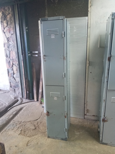 Locker Metalico 2 Puertas Para Candado Usado .buen Estado