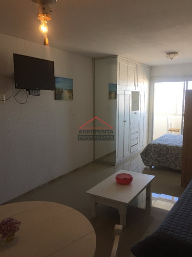 Monoambiente En Peninsula,- Ref: 4854