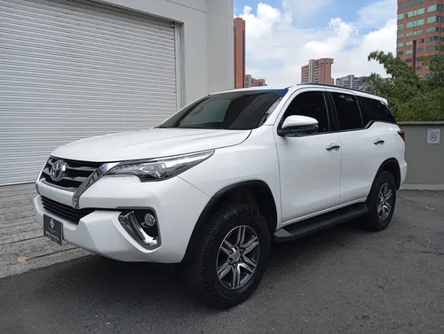 Toyota Fortuner Srv 2.7 Aut 7p