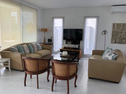 Casa En Venta, En Tipas Nordelta. Lote Interno