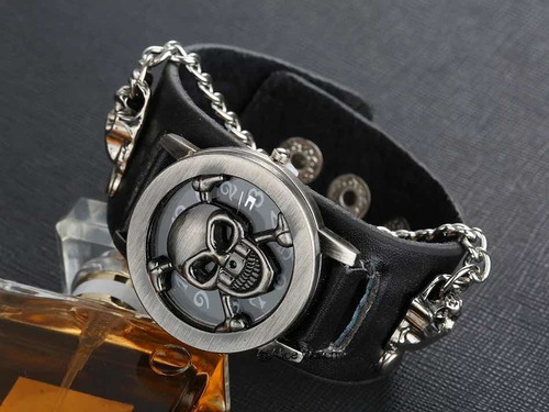 Reloj Calavera Rock Hombre * * Con Cadena Y Calaveras * * Correa Negro Bisel Plateado Fondo Negro