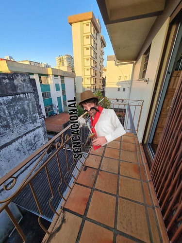 Apartamento 3 D, 1 Com Suíte, 2 Banheiros E Garagem