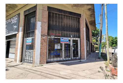 Imagen 2 de 14 de Locales En Esquina - Alquiler