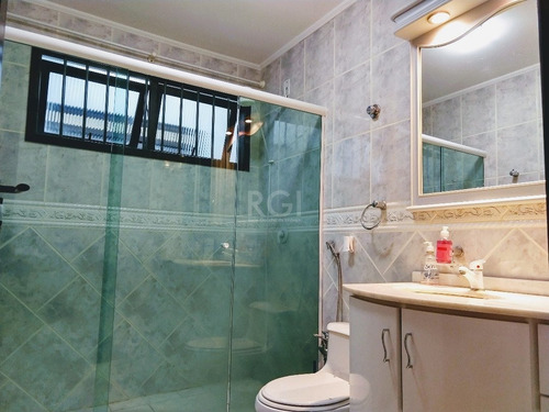 Casa Em Partenon Com 5 Dormitórios - Lu430140