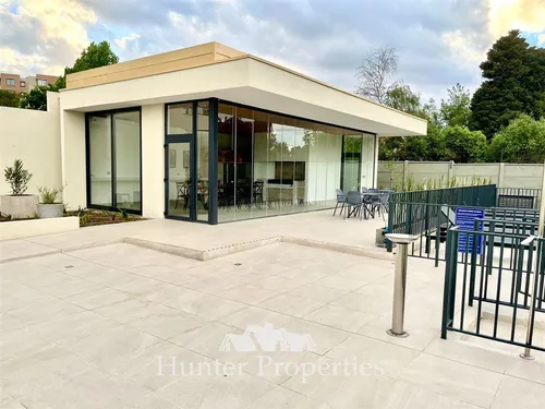 Lujoso Dpto. En Venta De 4d + Sala De Estar En Las Rastr