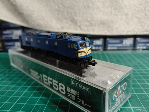 Tren Escala N Kato Ef58 (3020-1)