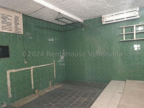 Se Alquila Local Comercial Ubicado En Av.intercomunal Cabudare Acrigua, Con Gas Directo, Ideal Para Negocios De Comida Y Carniceria Por Contar Con Espacio Adecuado Para Cava, Contactame Dennymar B7212