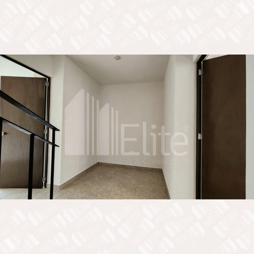 Casa Con Roof Garden En Venta En Misión Montejo Queretaro