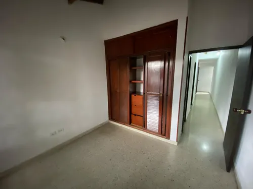 Alquiler De Apartaestudio En El Barrio Capri