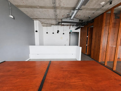 Arriendo Linda Oficina En Metro Principe De Gales