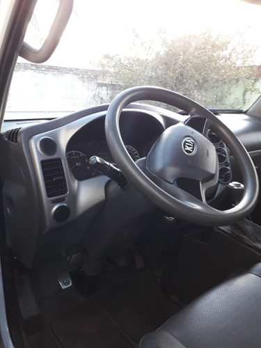 Imagem 3 de 5 de Kia Bongo 2015