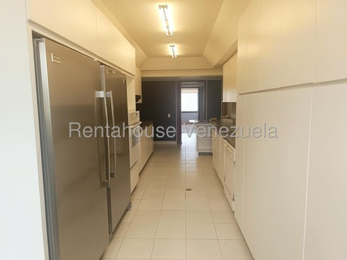 Formidable Y Amplio Apartamento En Venta De 325mts² En Chuao