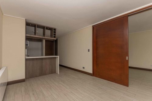Imagen 17 de 30 de Edificio Av. Las Condes (1 Est. 1 Bod.)- Vista Norte Piso