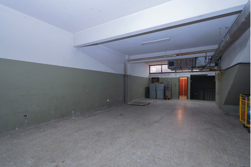 Venta Oficina Con Cocheras Y Deposito Constitucion