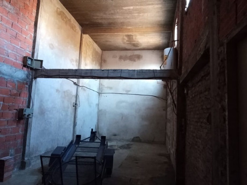 Imagen 4 de 5 de Galpon Con Vivienda En Venta En Gregorio De Laferrere