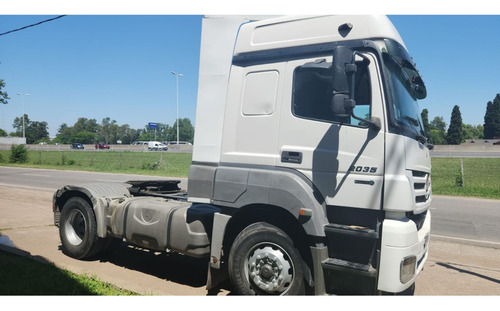 Mercedes Benz 2035/año 2015