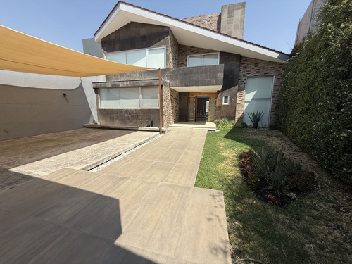 Casa En Cerrada De Lomas De Las Palmas (n)