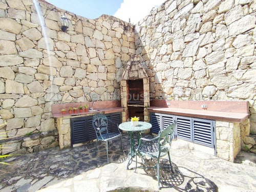 Ecl Rent A House Vende Lujosa Casa En El Castaño Mcy 25-13586