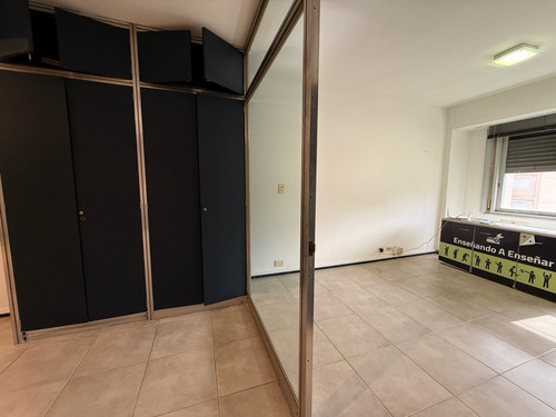 Venta Oficina Al Frente, En Retiro, Con Baño Y Cocina