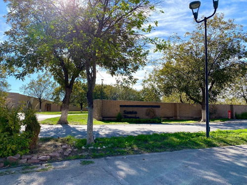 Se Vende Terreno Residencial En Virtudes Esq. Con Via De Santo Tomas, Las Trojes