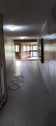 Imagen 4 de 21 de Venta De Apto. Los Teques, Urb. Simón Bolívar.