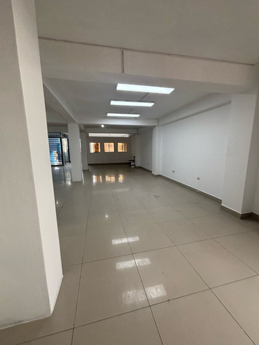 Local Comercial En Angamos 150 M2 Amplio