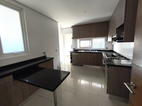 Espectacular Casa En Venta De 3 Dorm. En Chicureo