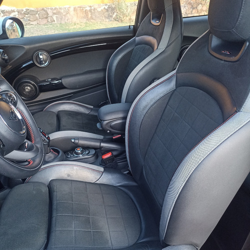 Mini John Cooper Works 2.0 Hot Chilli At