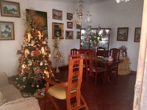 Imagen 9 de 15 de Vendo Casa En La Urbanización En La Esmeralda