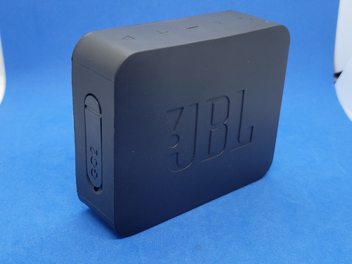 Bocina Inalámbrica Portátil Con Bluetooth Go 2 (Usado)