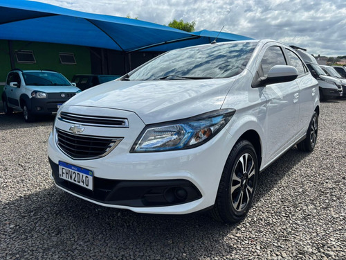 Chevrolet Onix Hatch 1.4 4P FLEX LT
